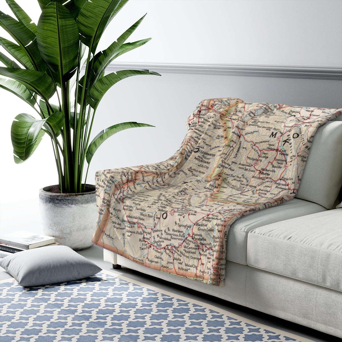 Idaho Map Sherpa Fleece Blanket | Cozy Travel Throw