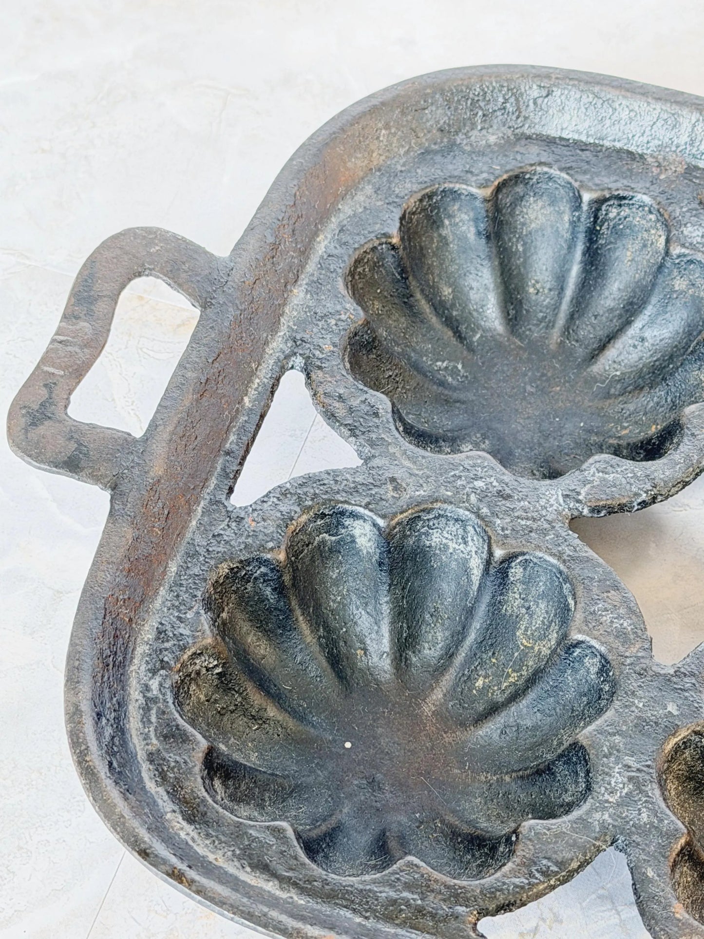 Antique Martin Stove & Range Cast Iron Turk’s Head Muffin Pan – 6 Cup