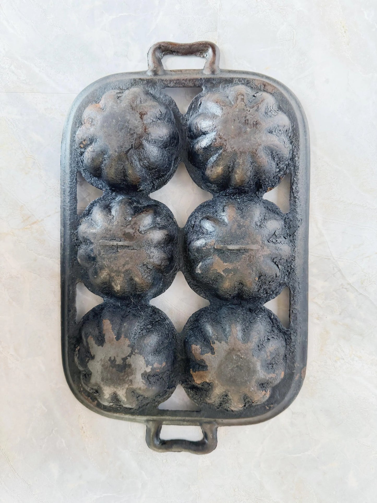 Antique Martin Stove & Range Cast Iron Turk’s Head Muffin Pan – 6 Cup